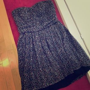 Strapless lady Dutch floral dress. Super cute